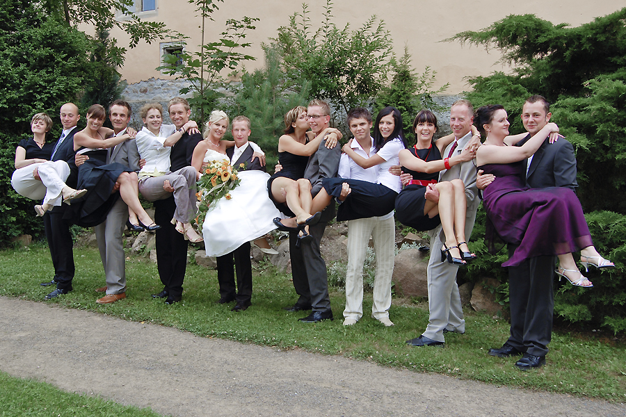 Fotograf zur Hochzeit aus Leipzig für Gruppenfoto