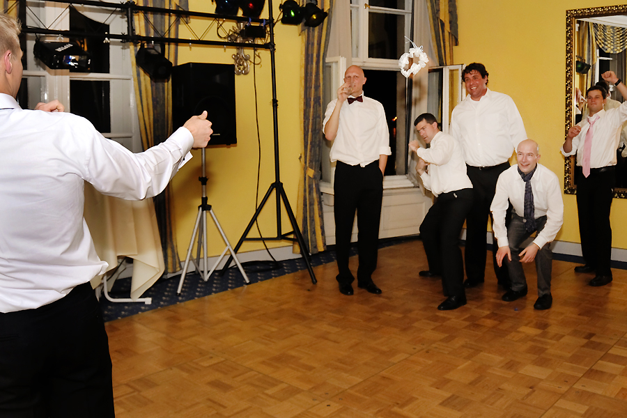 Hochzeit Dresden Feier Fotograf Strumpfband