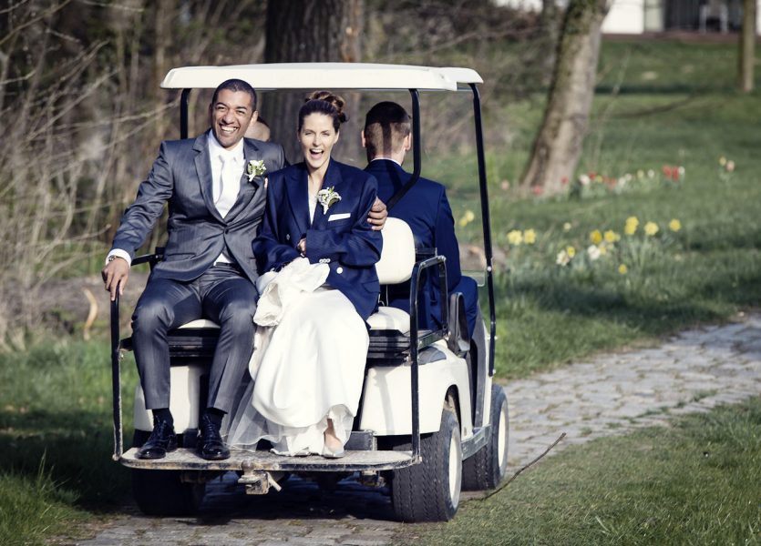 Das glückliche Brautpaar mit den Hochzeitsfotografen Leipzig